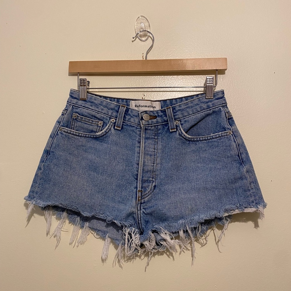 Reformation Light Blue Frayed Hem Jean Shorts. Size 26 - Picture 1 of 9